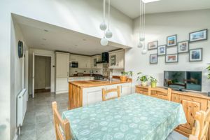 Photo 32- click for photo gallery